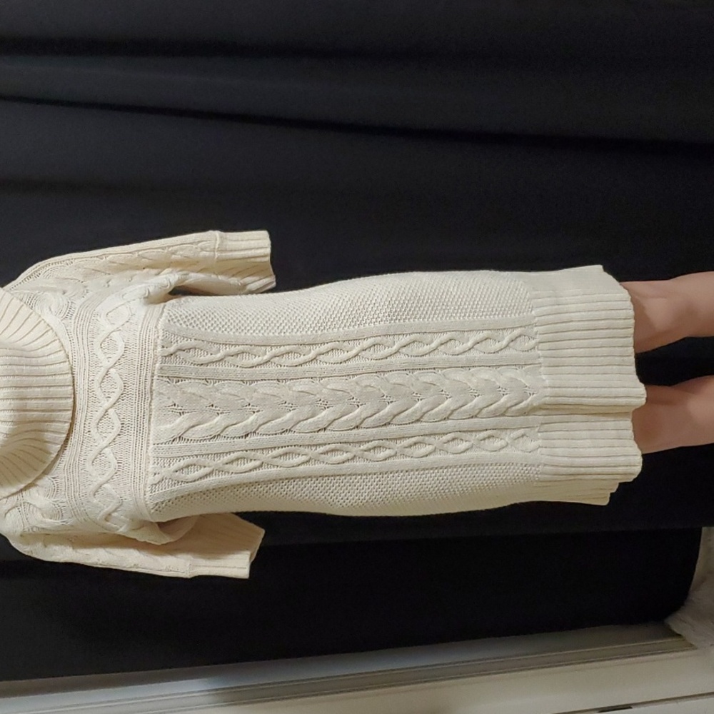 B. Republic Cable Knit Sweaterdress Tunic / Dress Size medium